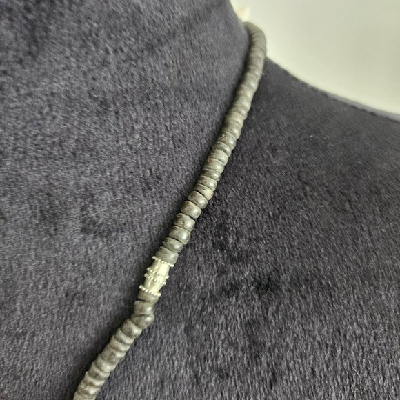 Hand Made Gorgeous Real Shell Necklace - Picture 5 of 5